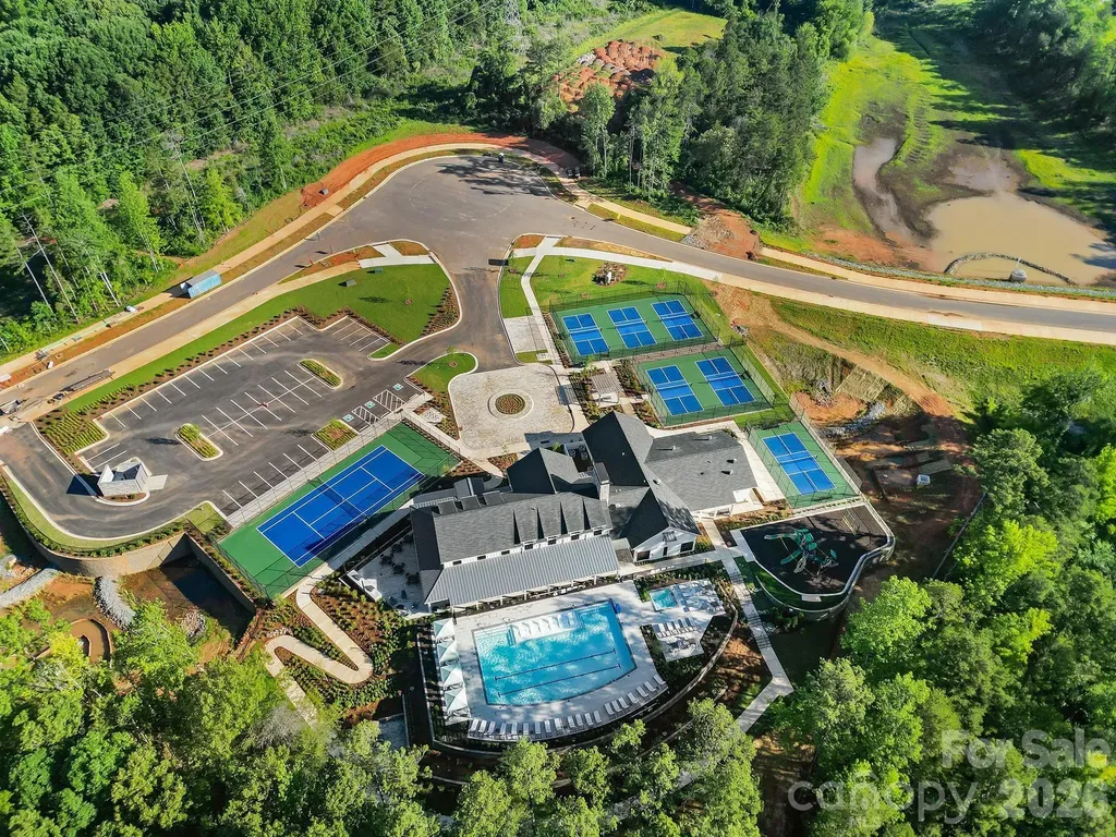 8021 Brookbank Drive Charlotte NC 28269