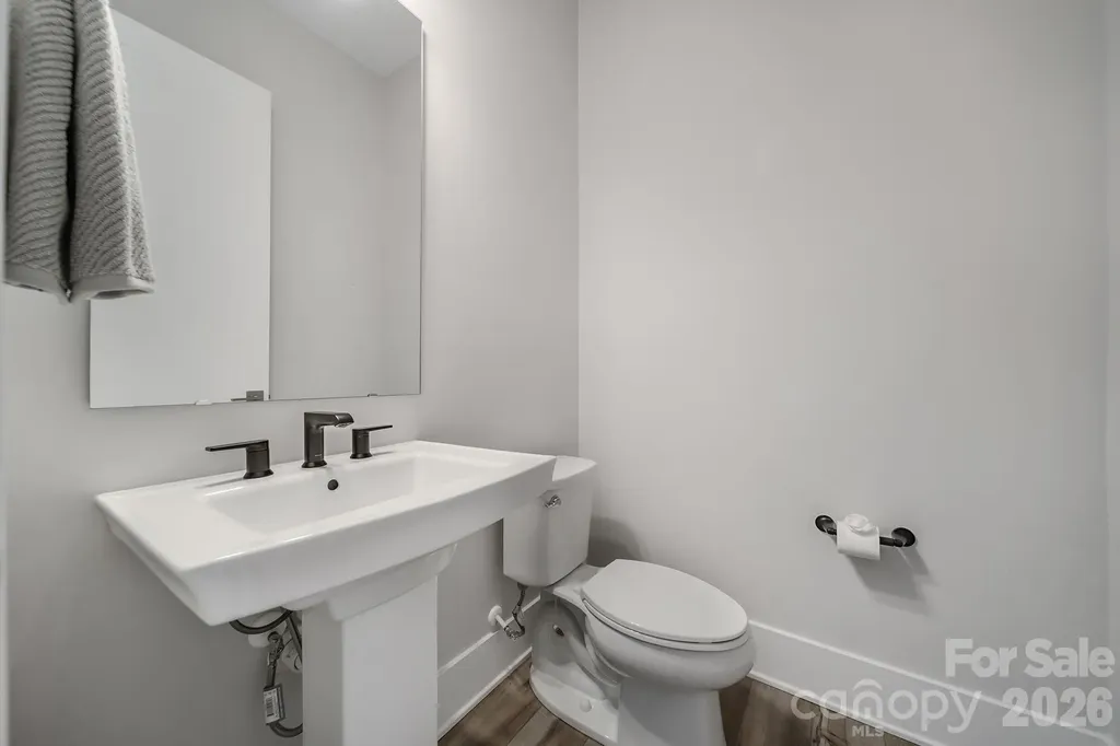 8021 Brookbank Drive Charlotte NC 28269