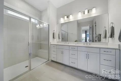 8021 Brookbank Drive Charlotte NC 28269