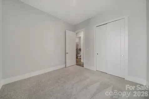 8021 Brookbank Drive Charlotte NC 28269