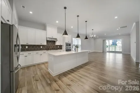 8021 Brookbank Drive Charlotte NC 28269