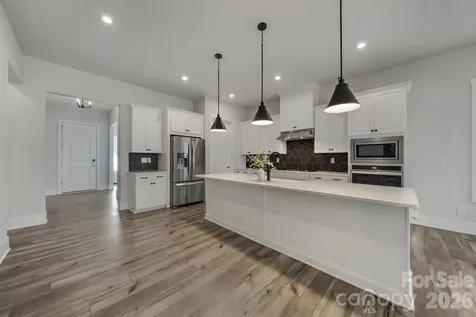 8021 Brookbank Drive Charlotte NC 28269