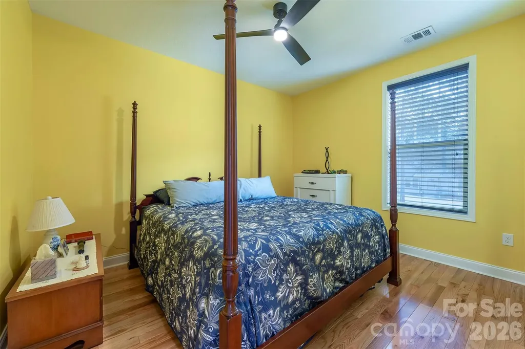 18 Hoye Lane Candler NC 28715