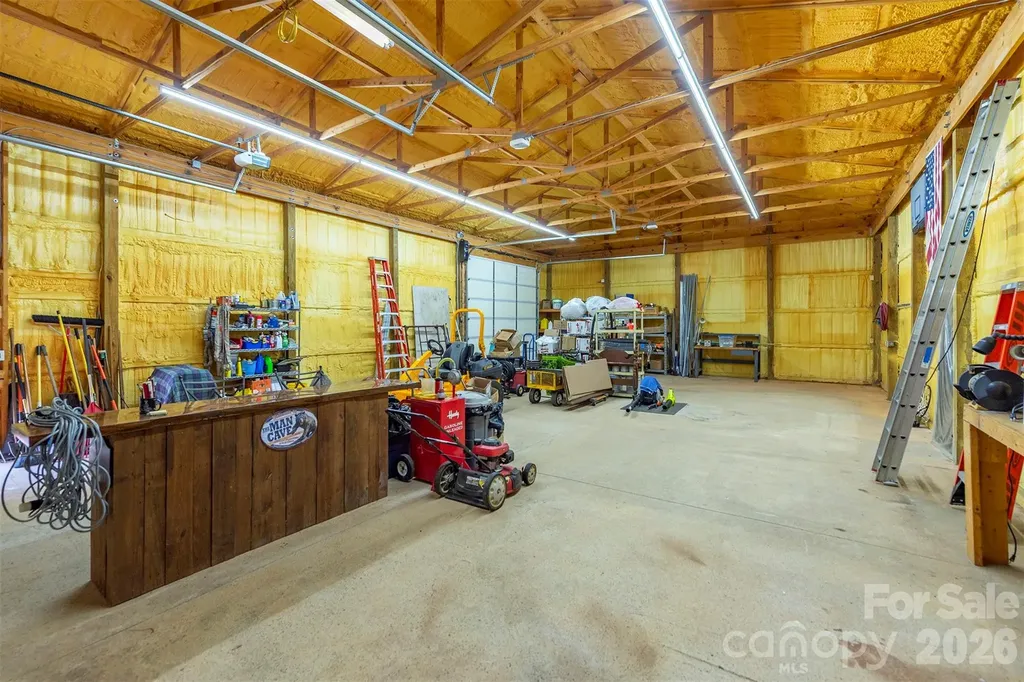 18 Hoye Lane Candler NC 28715