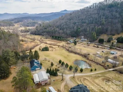 18 Hoye Lane Candler NC 28715
