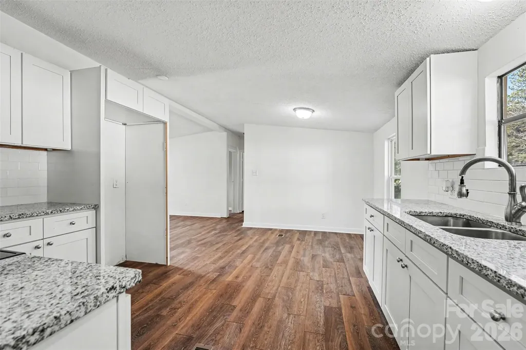 6423 Helens Way Denver NC 28037