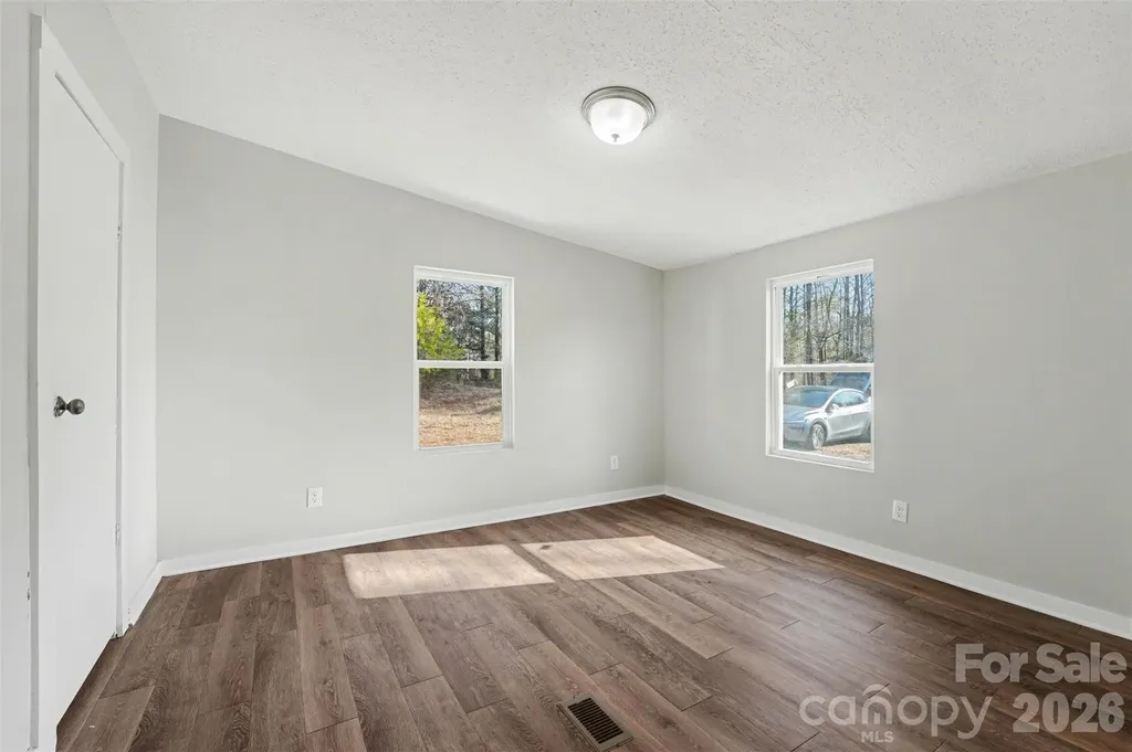 6423 Helens Way Denver NC 28037