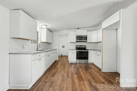 6423 Helens Way Denver NC 28037