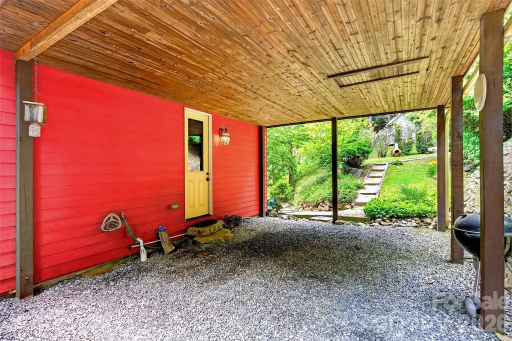 491 S Valley View Drive Mars Hill NC 28754
