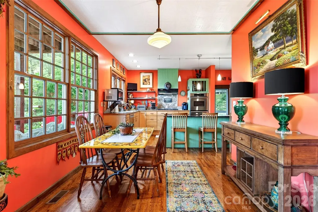 491 S Valley View Drive Mars Hill NC 28754