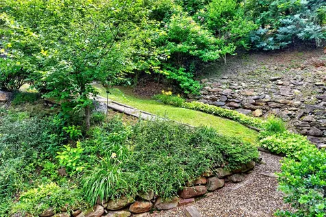 491 S Valley View Drive Mars Hill NC 28754