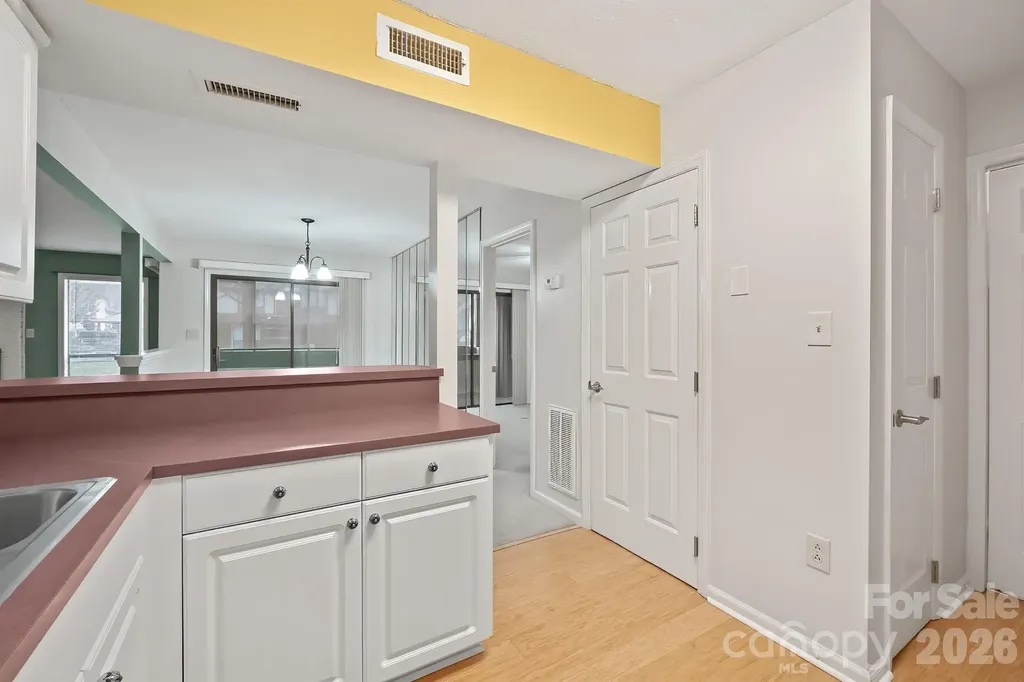 7331 Winery Lane Charlotte NC 28227