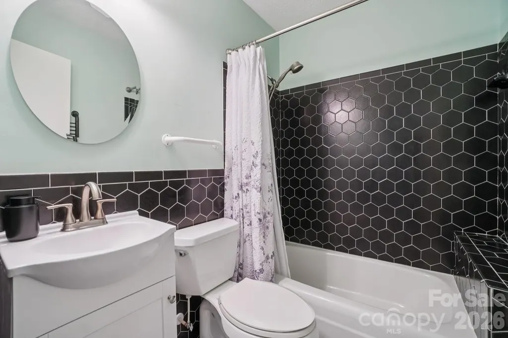 623 Owensby Road Hendersonville NC 28792