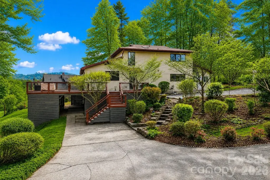 623 Owensby Road Hendersonville NC 28792