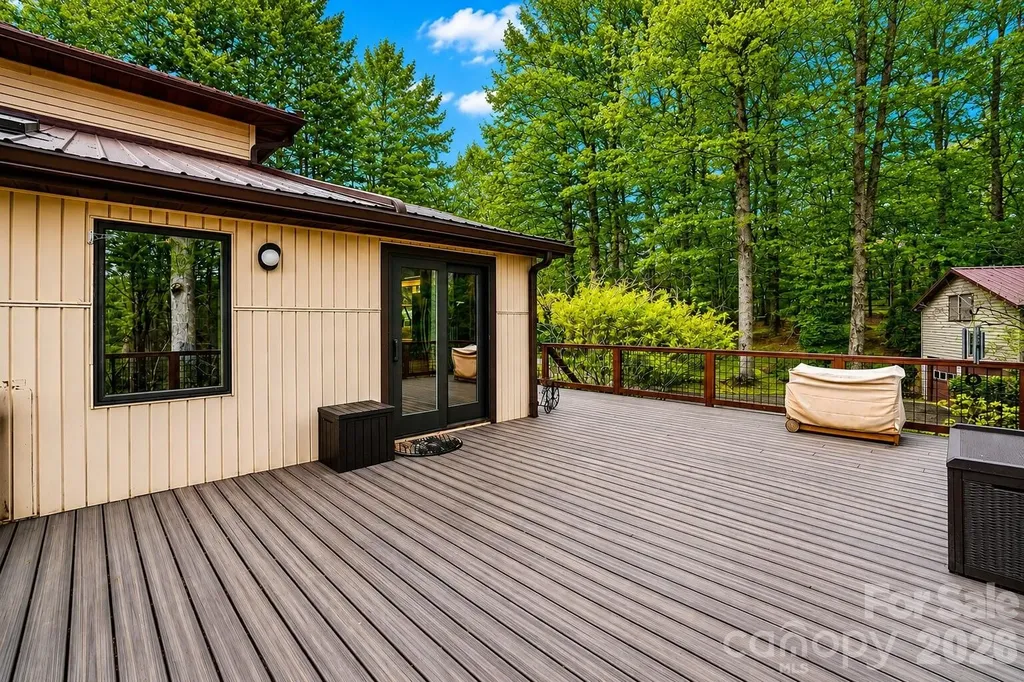 623 Owensby Road Hendersonville NC 28792