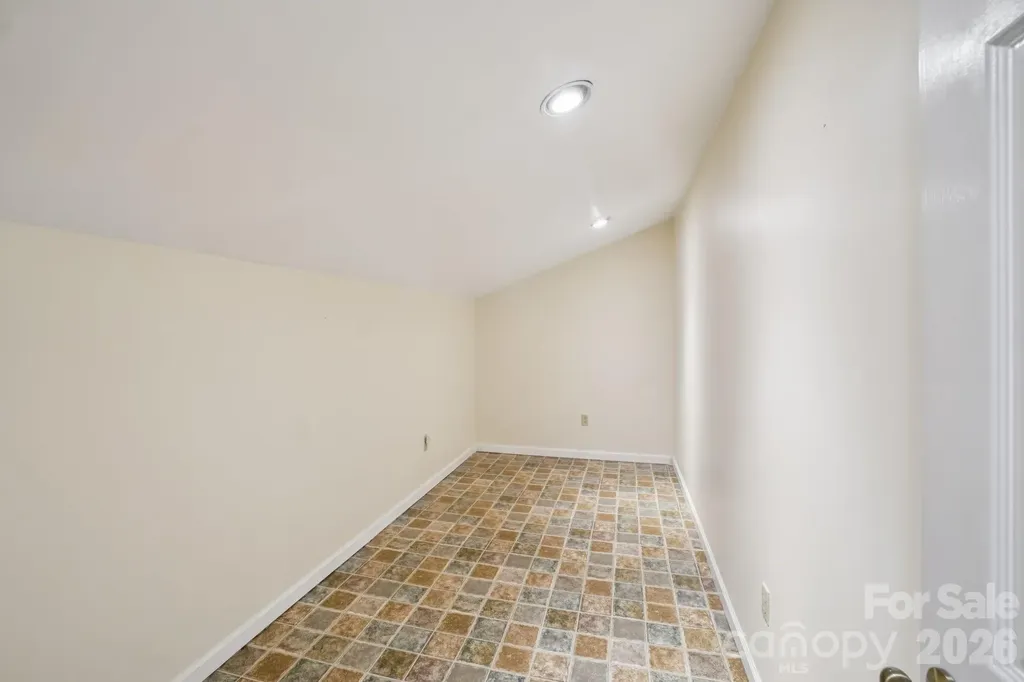 623 Owensby Road Hendersonville NC 28792