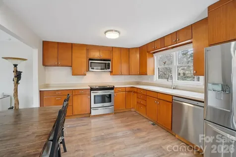 623 Owensby Road Hendersonville NC 28792