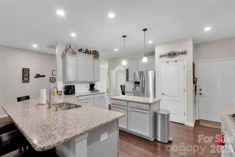 379 Kentmere Lane Lake Wylie SC 29710