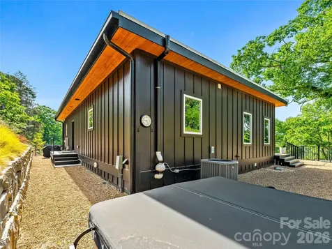 8 Midland Drive Asheville NC 28804