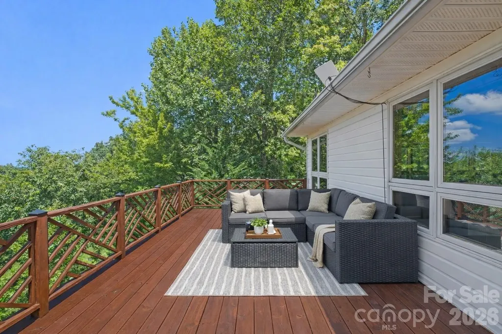 5545 Pine Ridge Drive Connelly Springs NC 28612