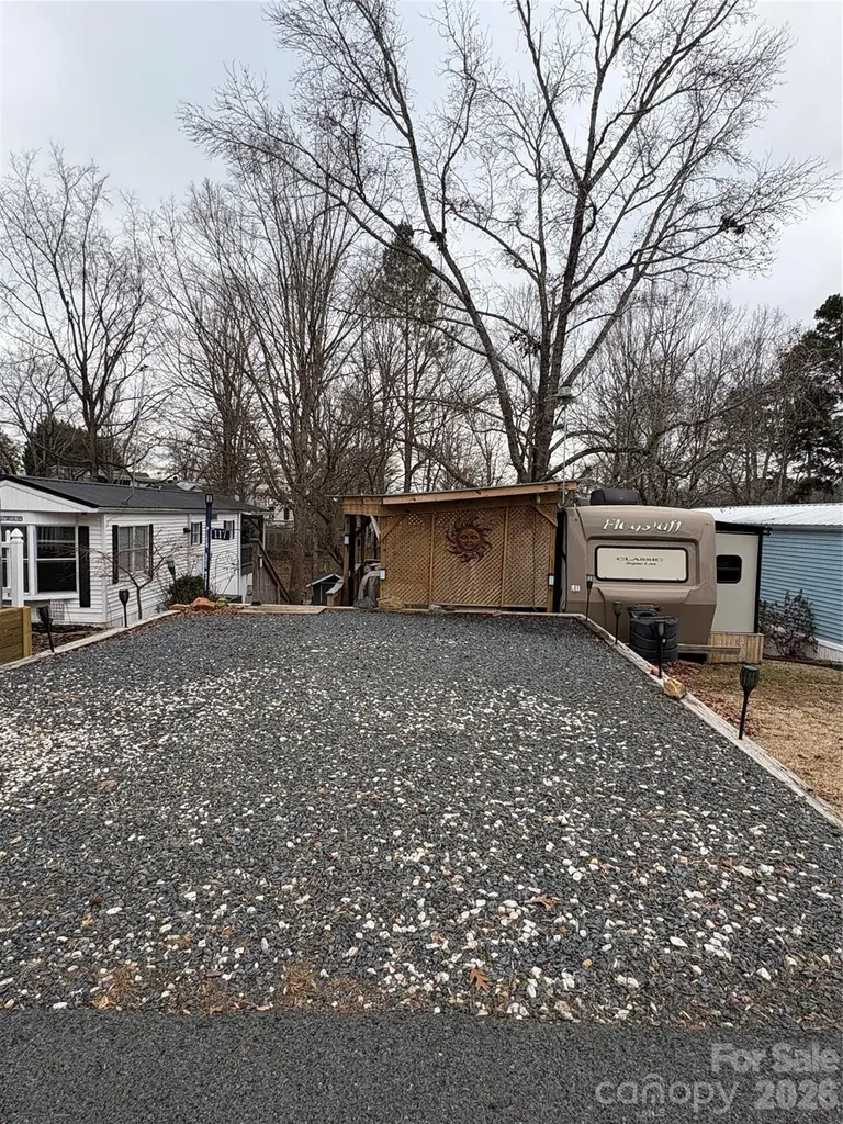 117 Pier Avenue New London NC 28127