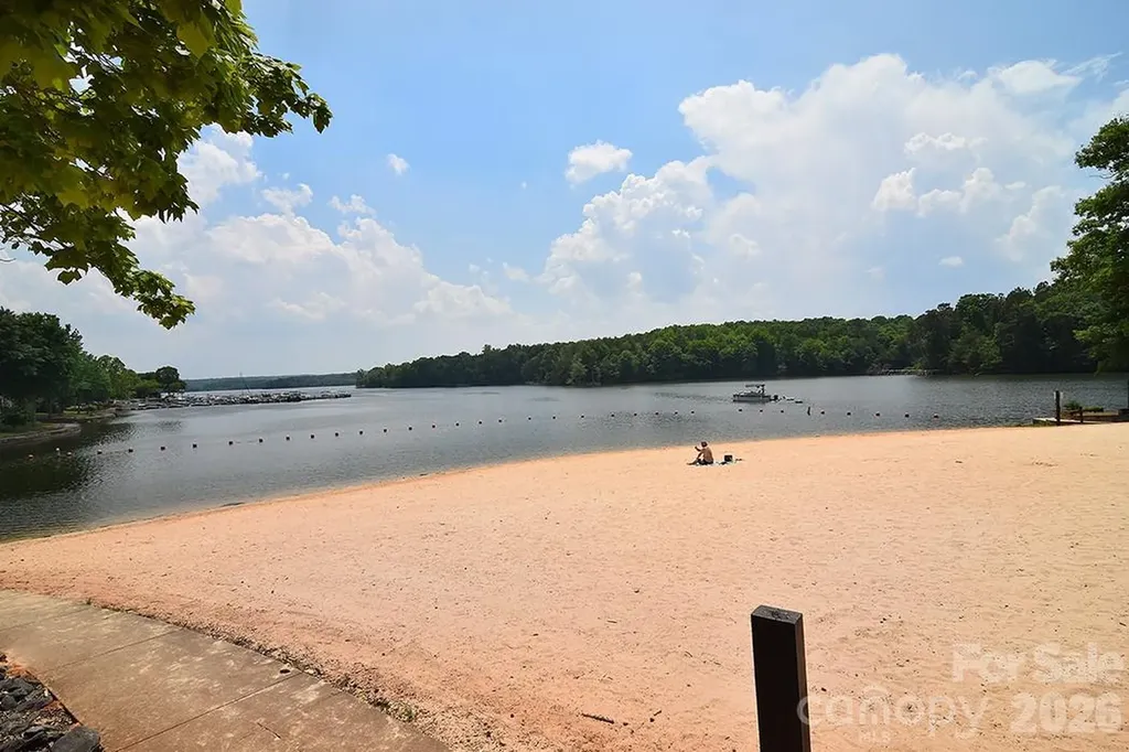 117 Pier Avenue New London NC 28127