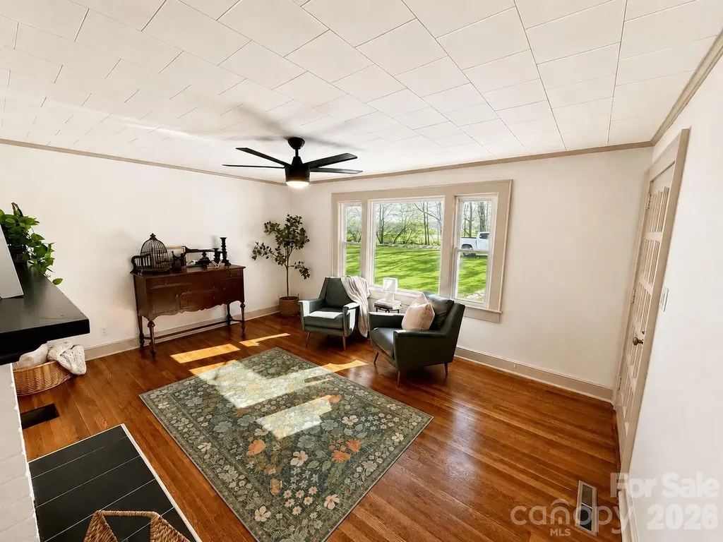 531 21st Avenue NE Hickory NC 28601