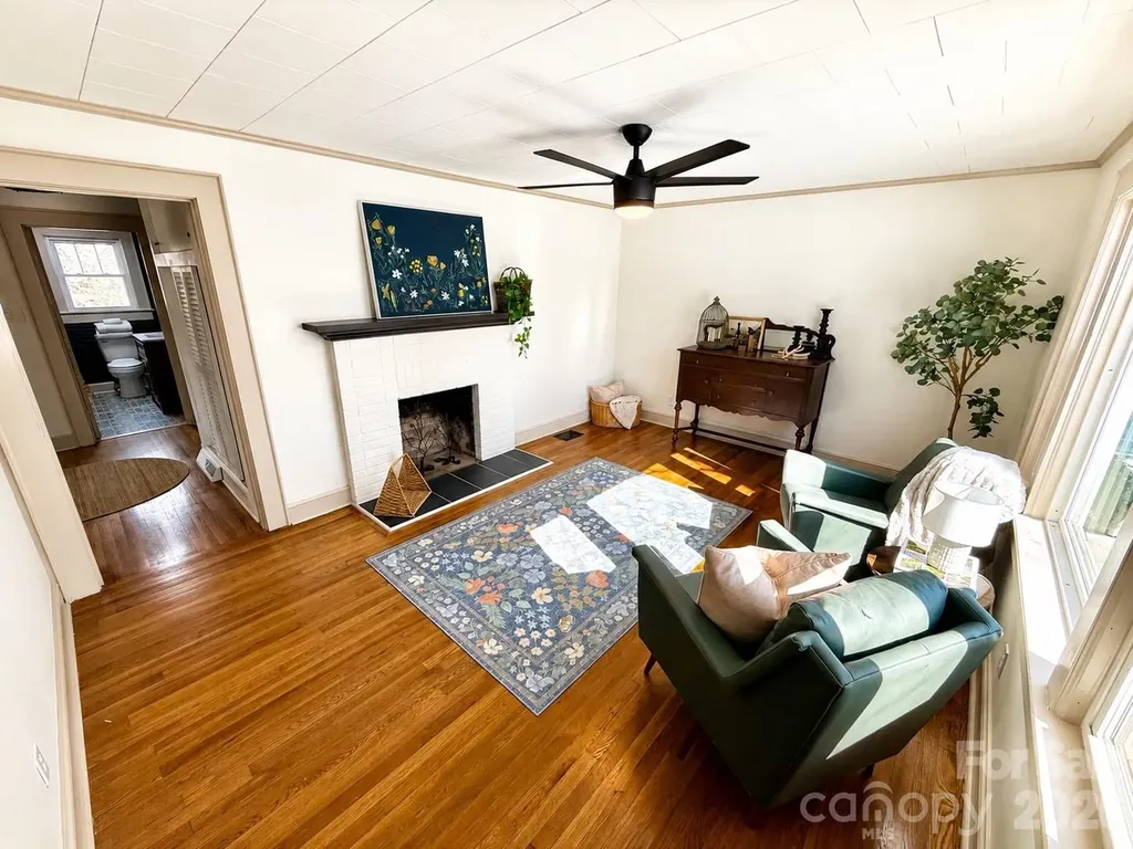 531 21st Avenue NE Hickory NC 28601