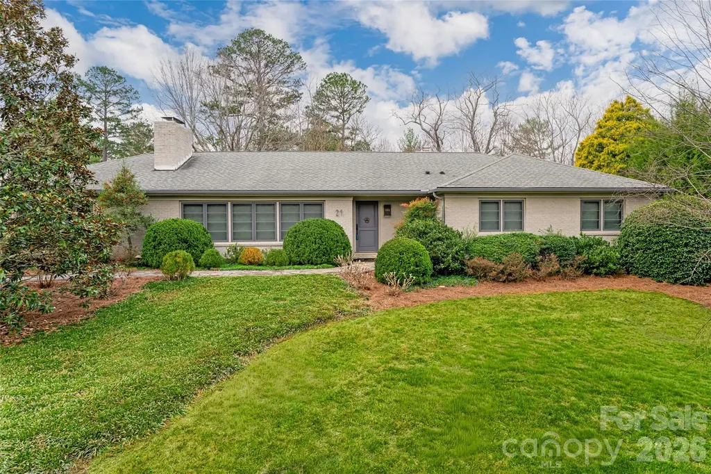 21 Pine Tree Circle Asheville NC 28804