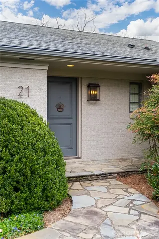 21 Pine Tree Circle Asheville NC 28804