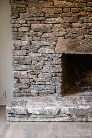 21 Pine Tree Circle Asheville NC 28804