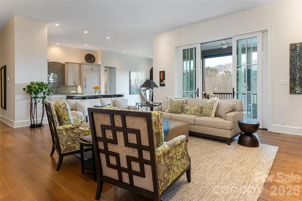 22 Snap Dragon Court Asheville NC 28804