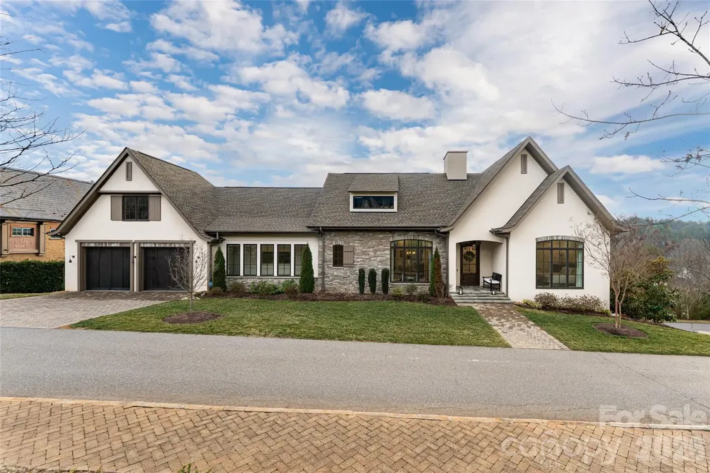 22 Snap Dragon Court Asheville NC 28804
