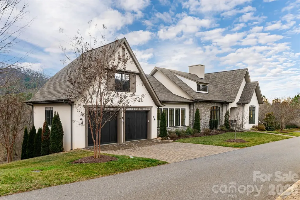 22 Snap Dragon Court Asheville NC 28804