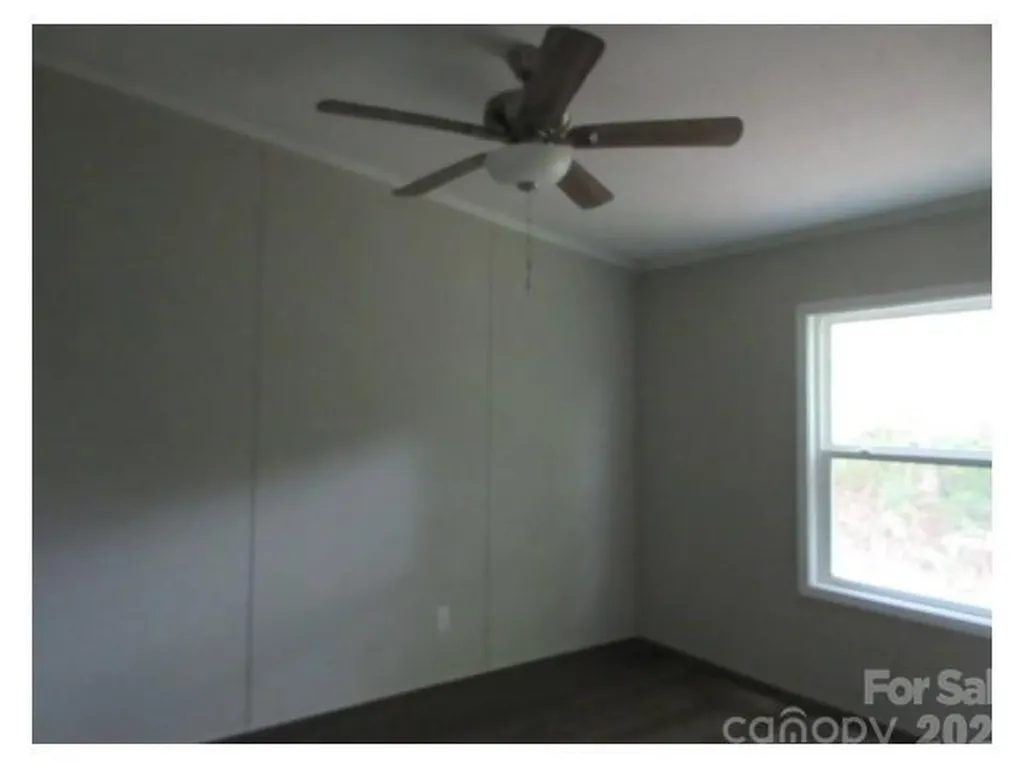123 Josiah Lane Hendersonville NC 28792