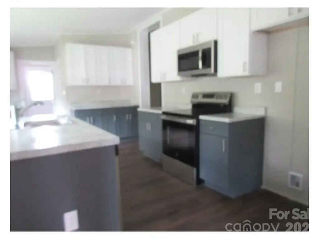 123 Josiah Lane Hendersonville NC 28792