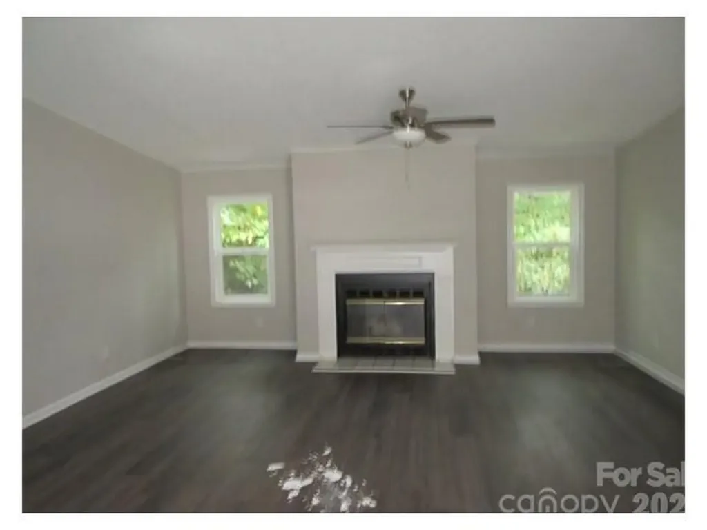 123 Josiah Lane Hendersonville NC 28792