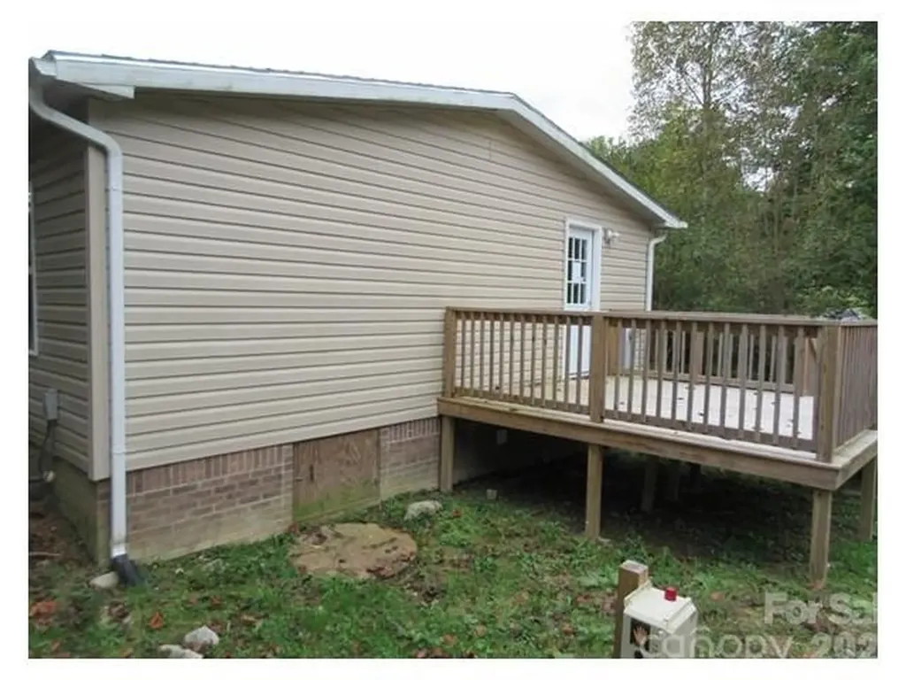 123 Josiah Lane Hendersonville NC 28792