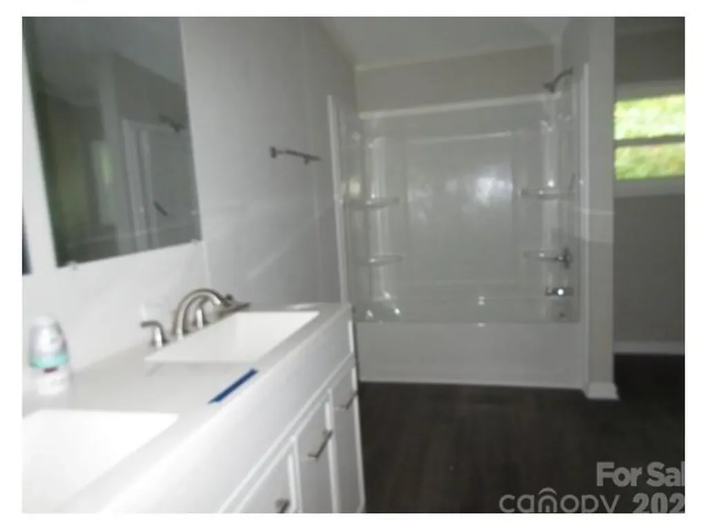 123 Josiah Lane Hendersonville NC 28792