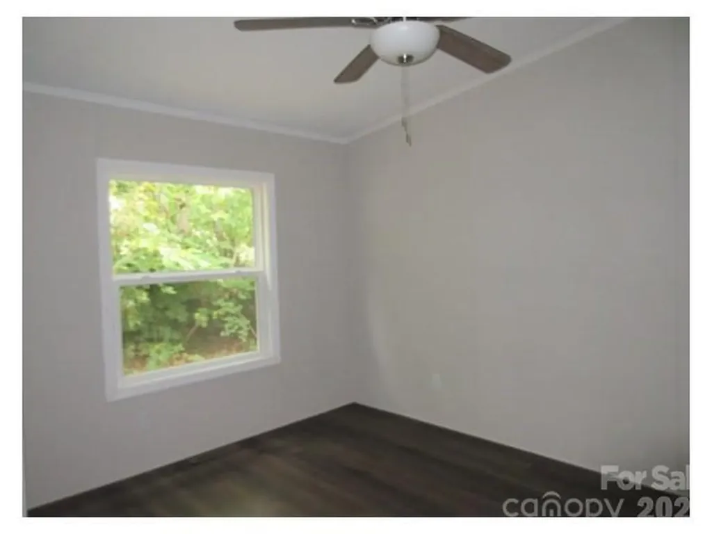 123 Josiah Lane Hendersonville NC 28792