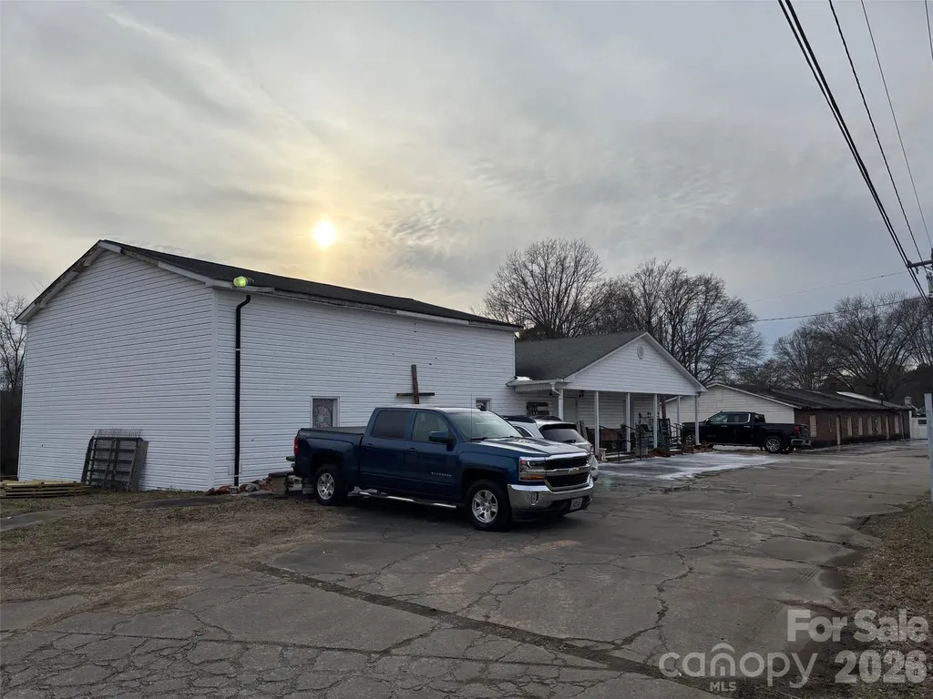 709 Cleveland Avenue Grover NC 28073