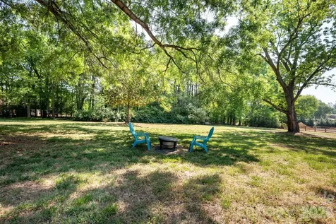 1405 Lakeview Drive Pineville NC 28134