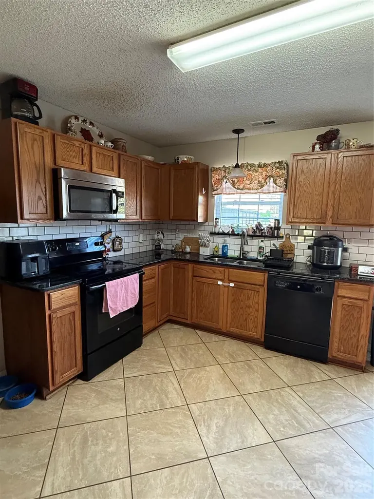 2026 Edenderry Drive Statesville NC 28625