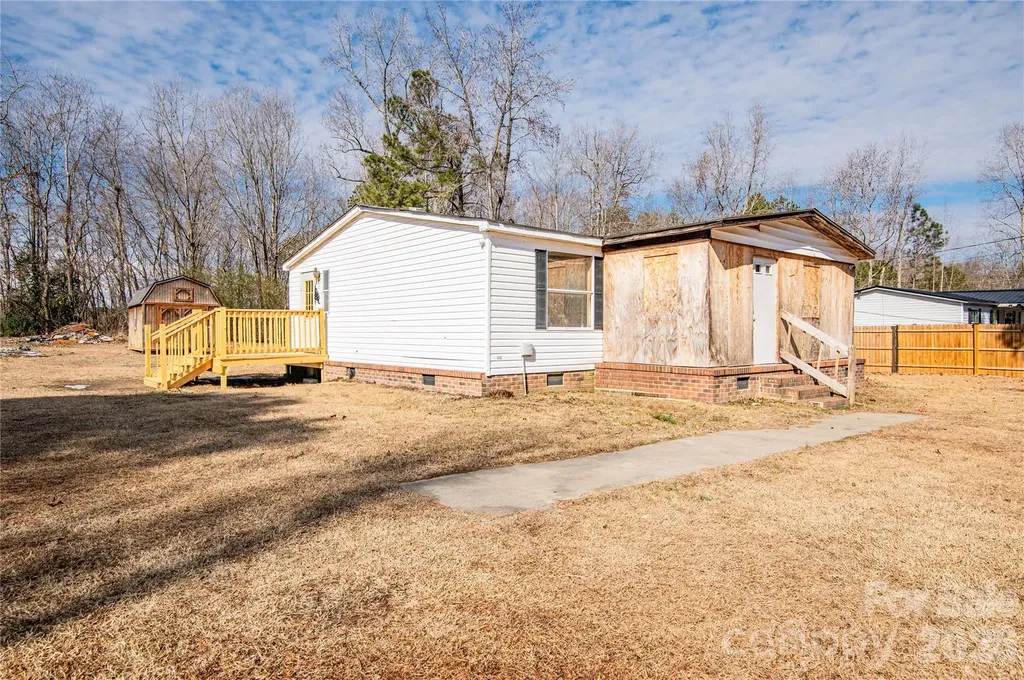 682 Grant Drive Roanoke Rapids NC 27870
