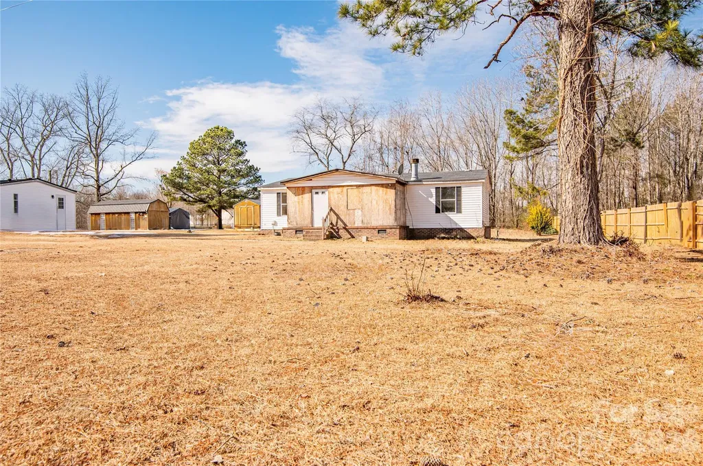 682 Grant Drive Roanoke Rapids NC 27870
