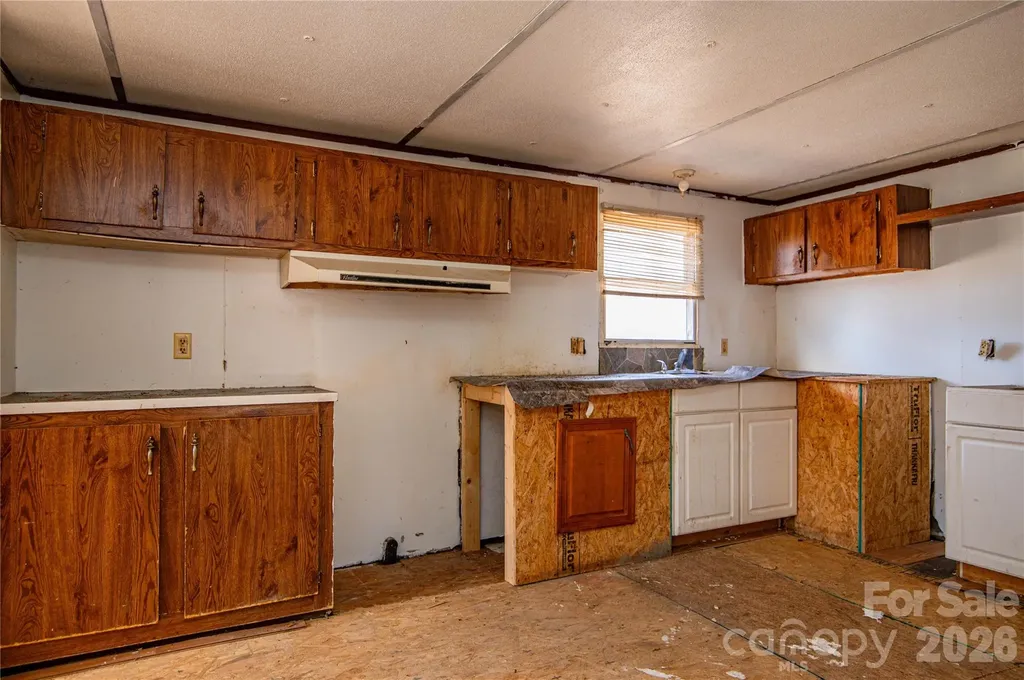 682 Grant Drive Roanoke Rapids NC 27870
