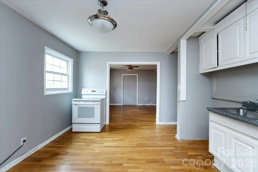 1628 Eastway Drive Charlotte NC 28205