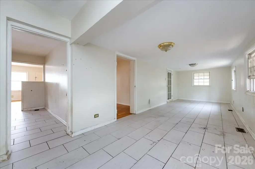 1628 Eastway Drive Charlotte NC 28205