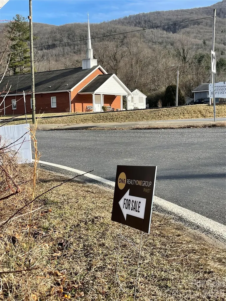 218 Max Metcalf Road Swannanoa NC 28778