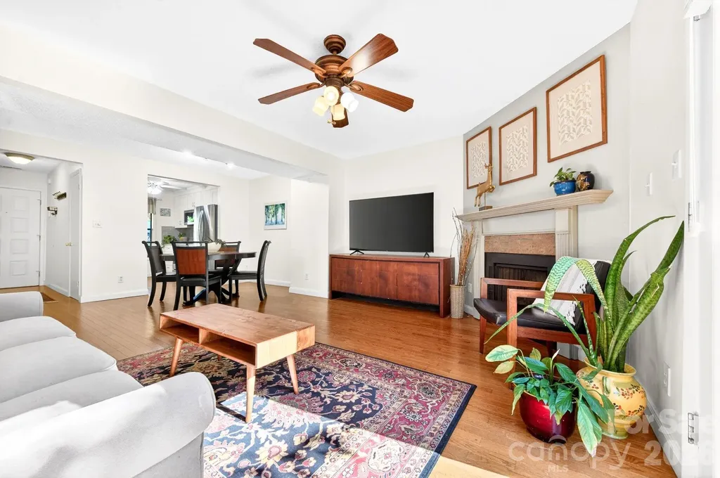 16 Spears Avenue Asheville NC 28801